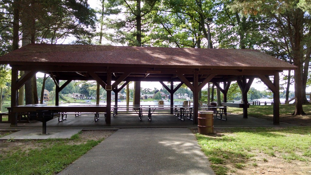Grose Park Lake Shelter facility photo
